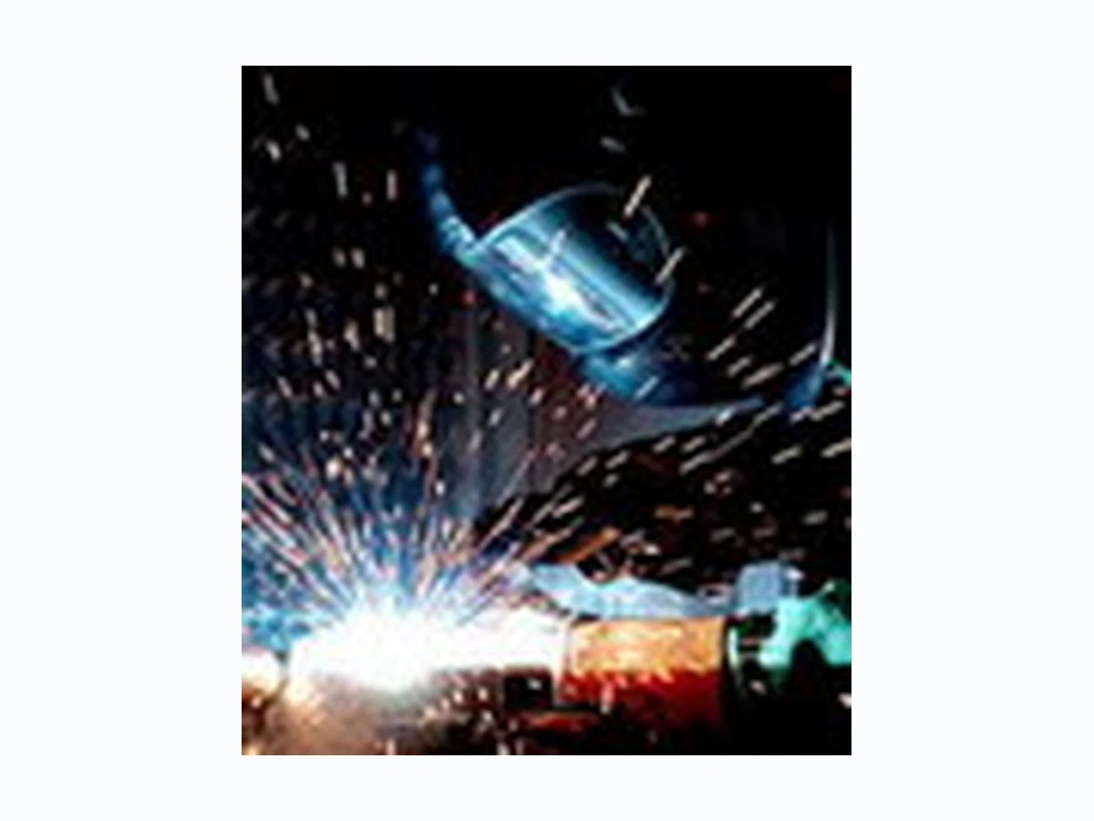 Metal kaynak işlemi sırasında oluşan kıvılcımlar